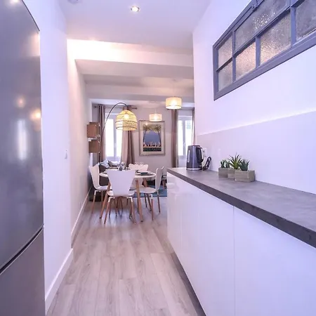 Appartement Paradis Furnished Flat